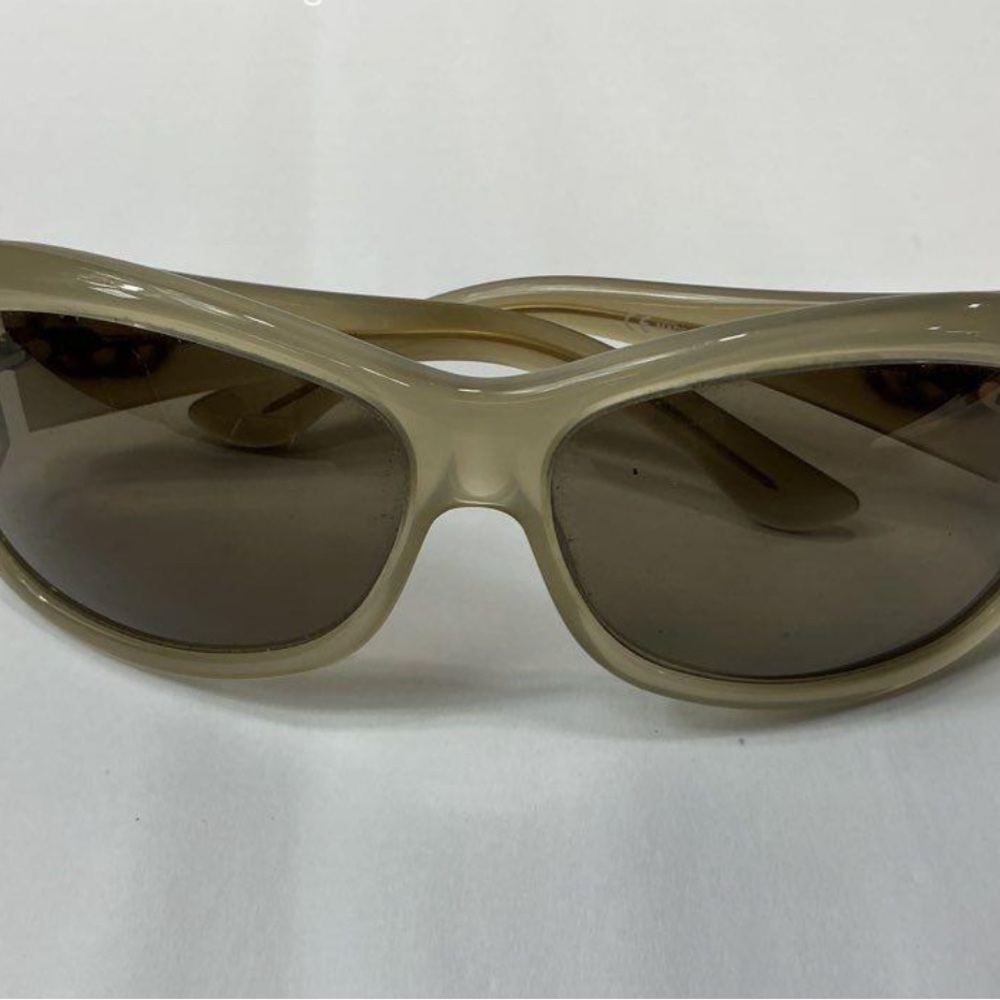 Women’s Gucci Stylish Cream Sunglasses